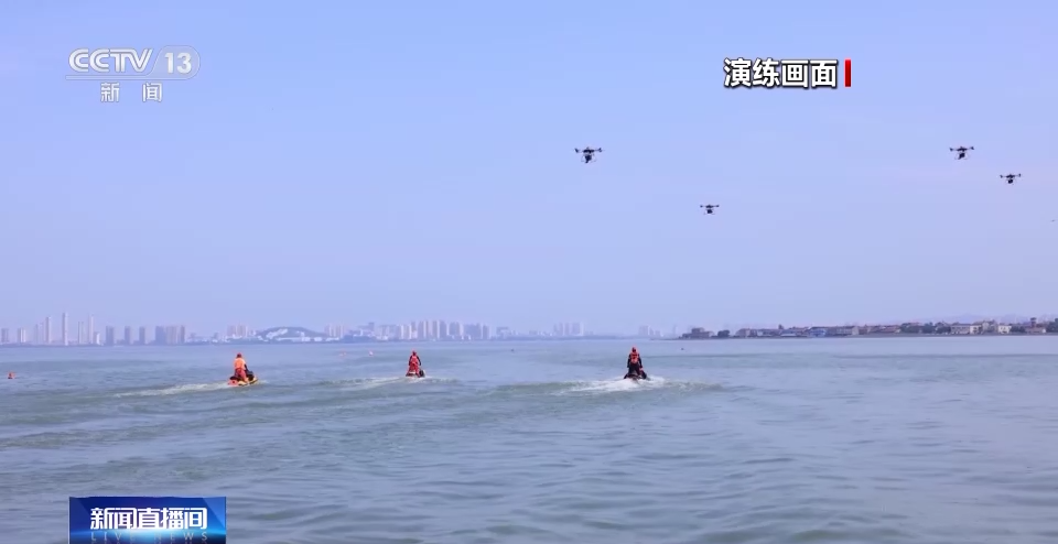 侦察搜救、水上救援、固堤抢险……汛期到来多地严阵以待