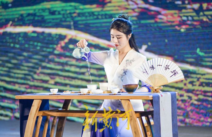 茶博会开幕“茶香”溢泉城，九百家茶企邀市民品香茗