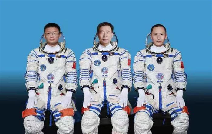 神十六航天组创造了四个首次！