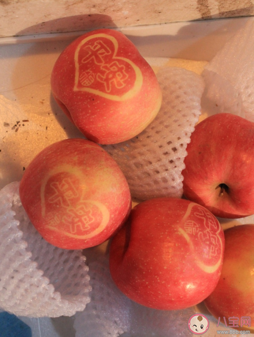 平安夜吃苹果的来源是什么 平安夜送苹果的寓意