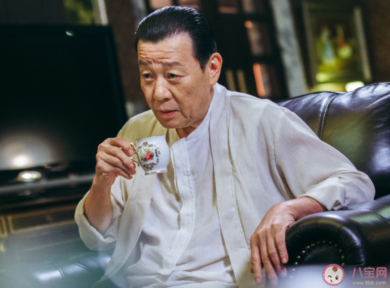 1,穆青/刘远文帅气英俊,忧郁寡言,永远西装革履,谨言慎行,靠着过人的