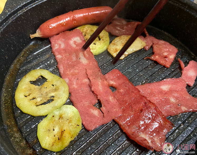 今天在家吃烤肉,食材準備就緒,開烤.