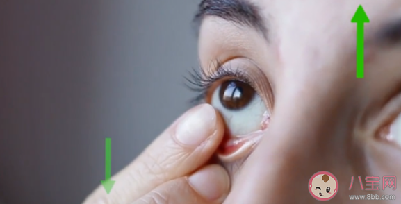 摘隐形眼镜用镊子还是用手好 隐形眼镜怎么摘不伤眼