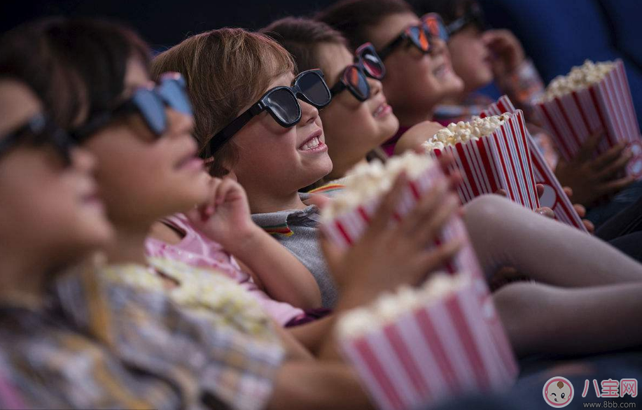 陪孩子看电影说说 带小孩看电影心情短语