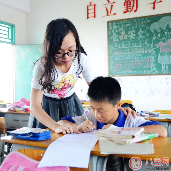 家长对老师的感谢语句怎么写 感谢老师的话写法说说朋友圈