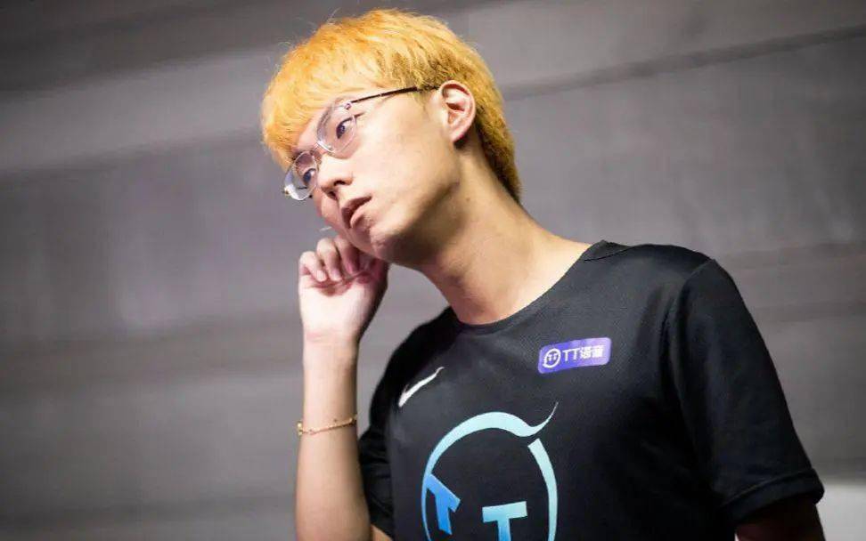 tt强势击败tes,ucal赛后激动落泪,终于完成了对s8ig六人的复仇_手游