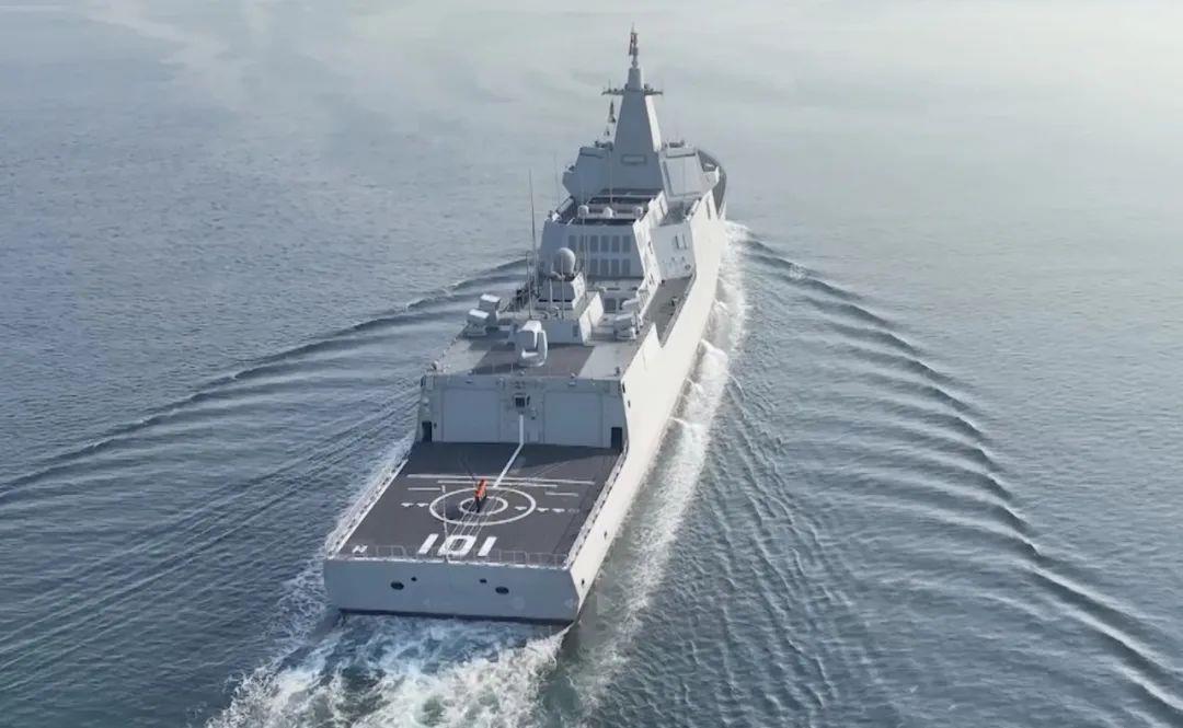 055"万吨大驱"家族不断壮大3年来正式入列人民海军055型驱逐舰首舰